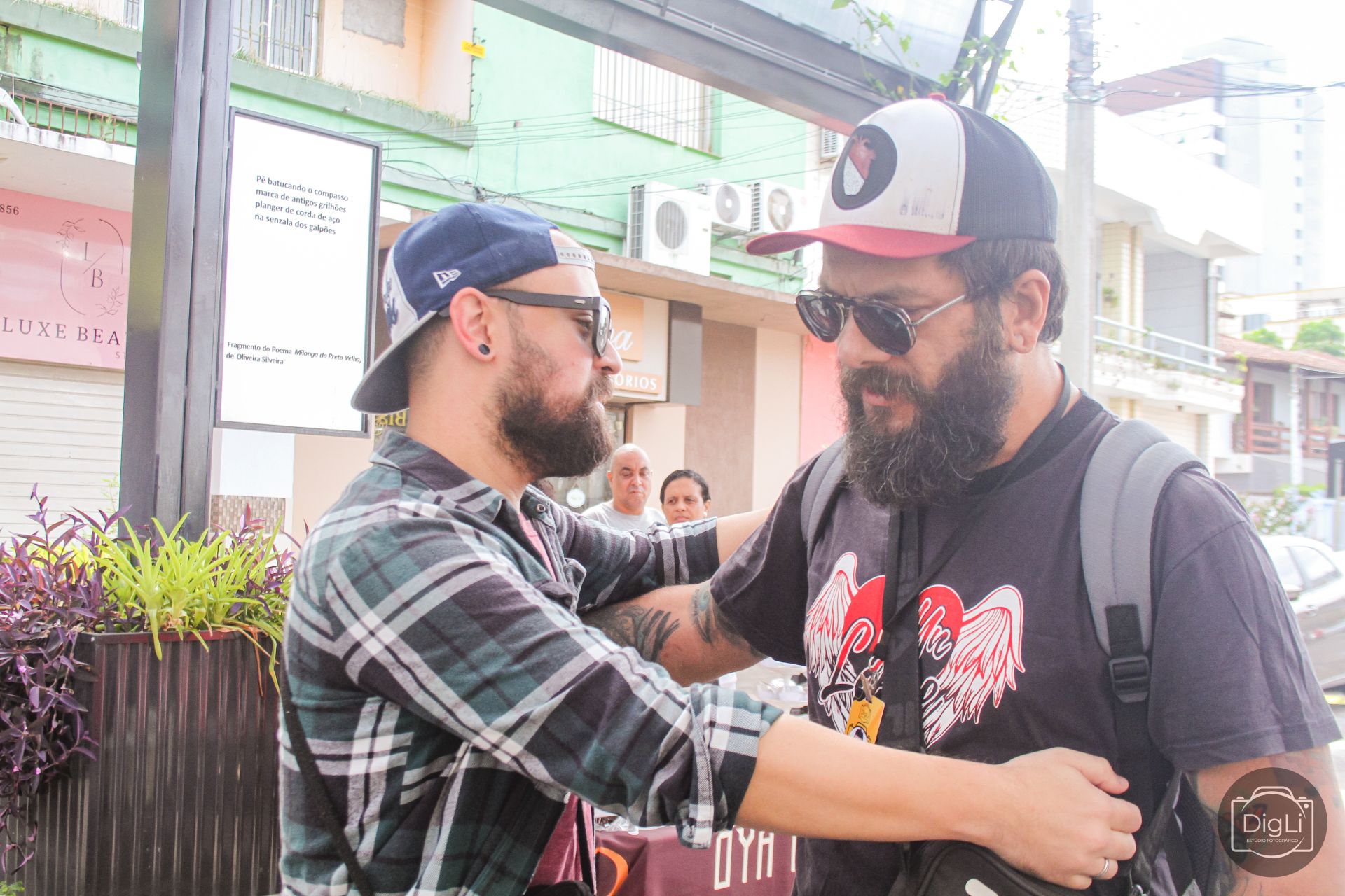 Rodrigo Fontoura apresentação da banda Digor na Feira da Economia Solidaria e Criativa de Esteio 15-03-2025 (1)