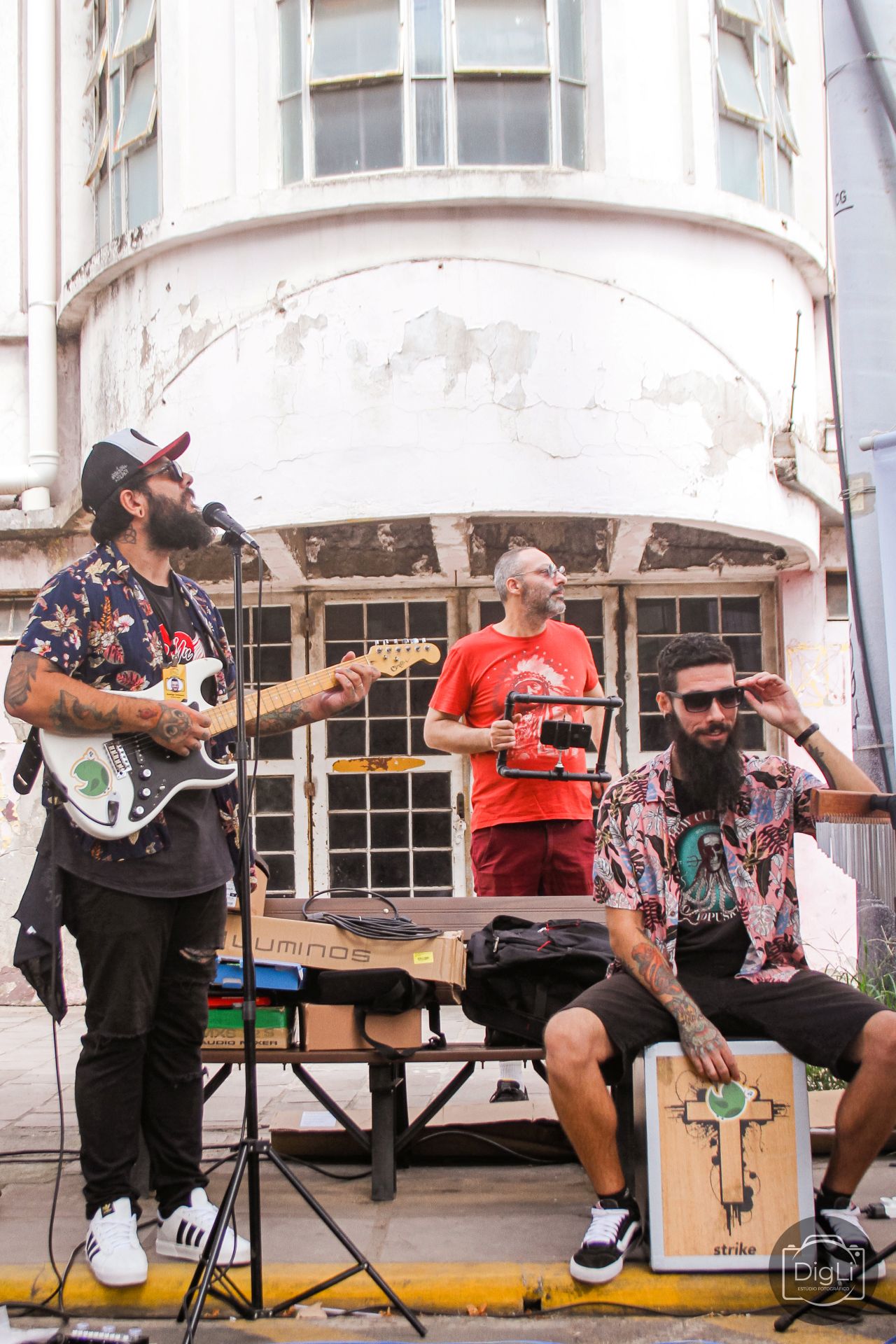 Rodrigo Fontoura apresentação da banda Digor na Feira da Economia Solidaria e Criativa de Esteio 15-03-2025 (6)