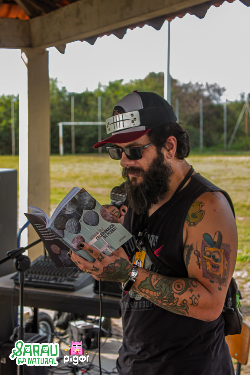 Rodrigo Fontoura no Sarau Ao Natural - Canoas Com Ares de Poesia (2)