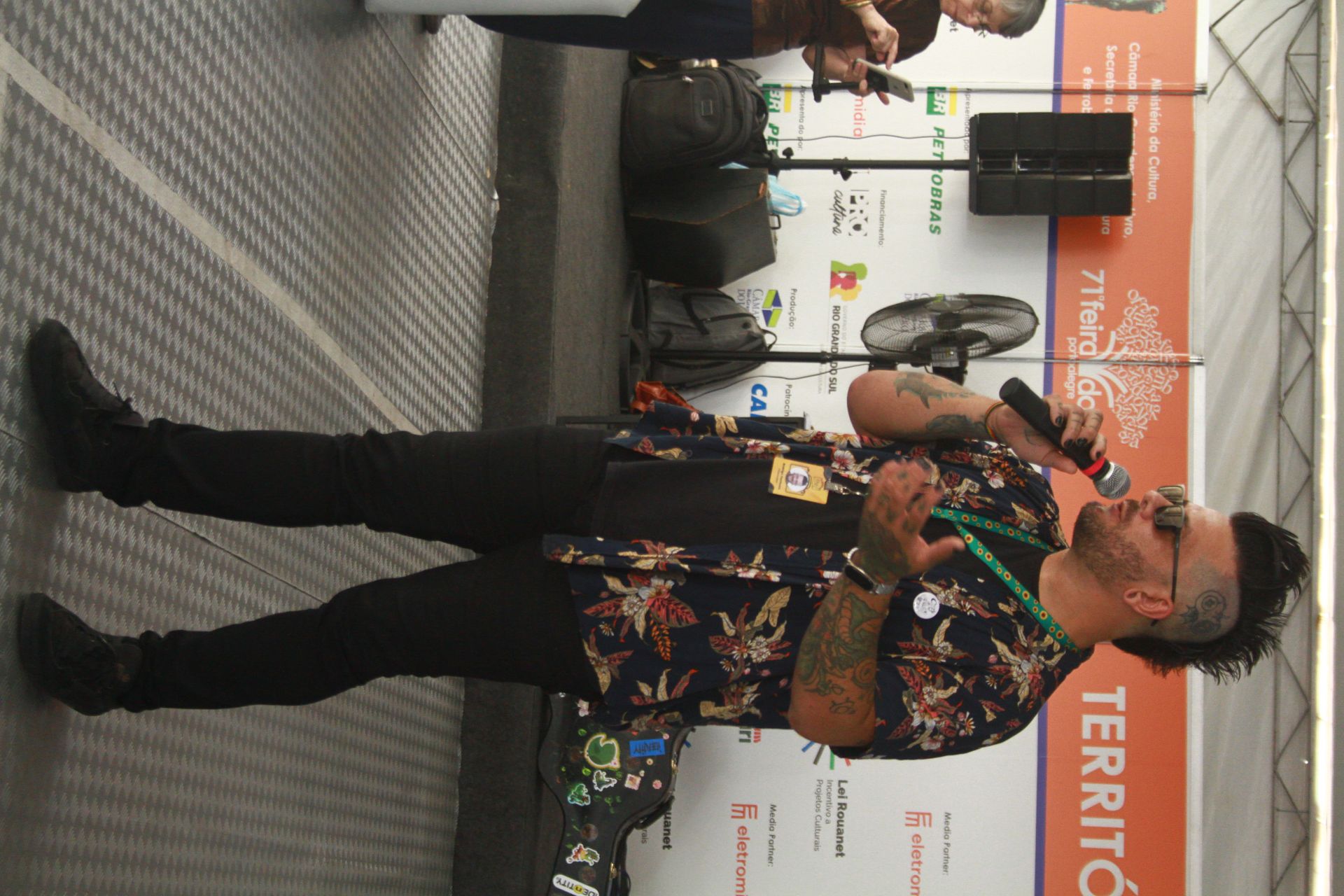 Rodrigo Fontoura no Sarau ao Natural edicao Feira do Livro de Porto Alegre 2025 (15)